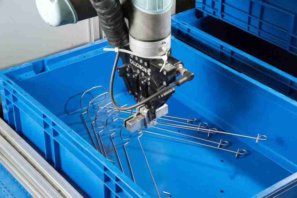 Robot antropomorfo per la manipolazione dei pezzi